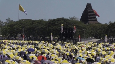 動画:ローマ教皇、東ティモールでミサ 60万人参加