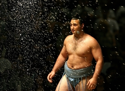 週刊現代が実名挙げ八百長記事掲載、琴欧洲は完全否定