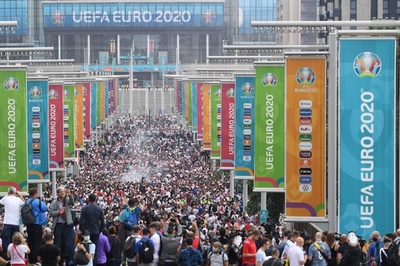 欧州選手権、決勝キックオフ直前 イングランドファンが会場集結
