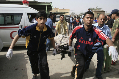 大学で自爆テロ、学生ら40人が死亡 - イラク