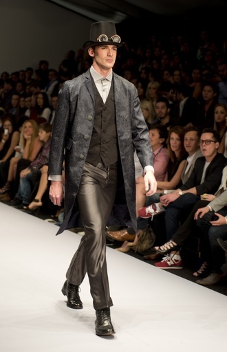 ＜14/15年秋冬メキシコ・コレクション＞BLACK BY LOZANNE