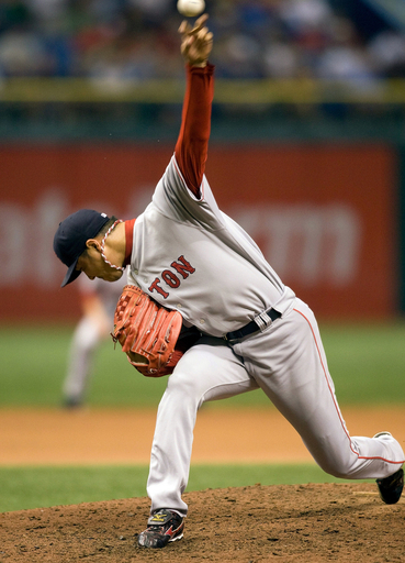 岡島 レイズ戦で無安打2奪三振