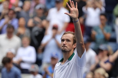 メドベージェフ、ストレート勝ちで4回戦進出 全米OP