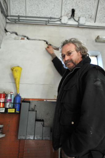 オランダ北部のガス採取で地震急増、「経済優先」の政策に怒る住民