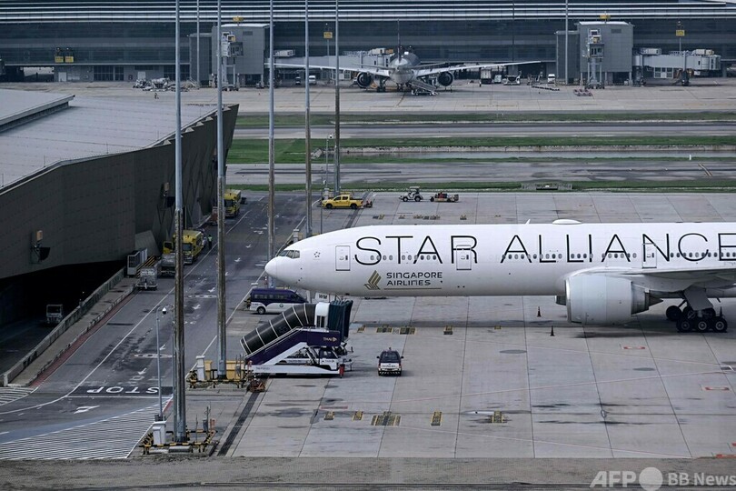 シンガポール航空機乱気流事故 脳・頭蓋骨損傷6人、脊椎損傷22人