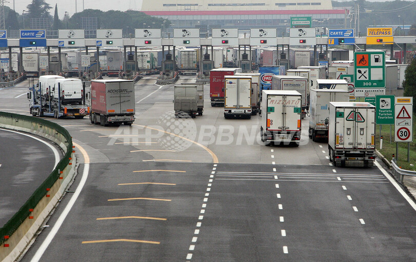 70代男性が高速道路を1キロ逆走 イタリア 写真1枚 国際ニュース Afpbb News