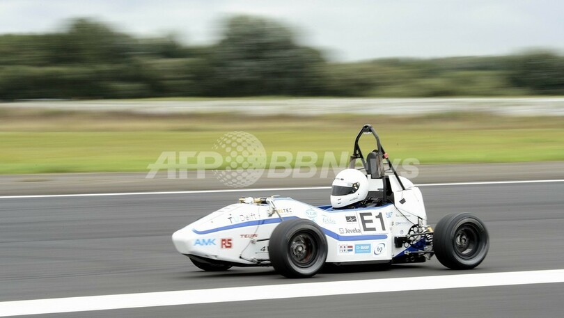 オランダの電気自動車、加速度世界記録を更新