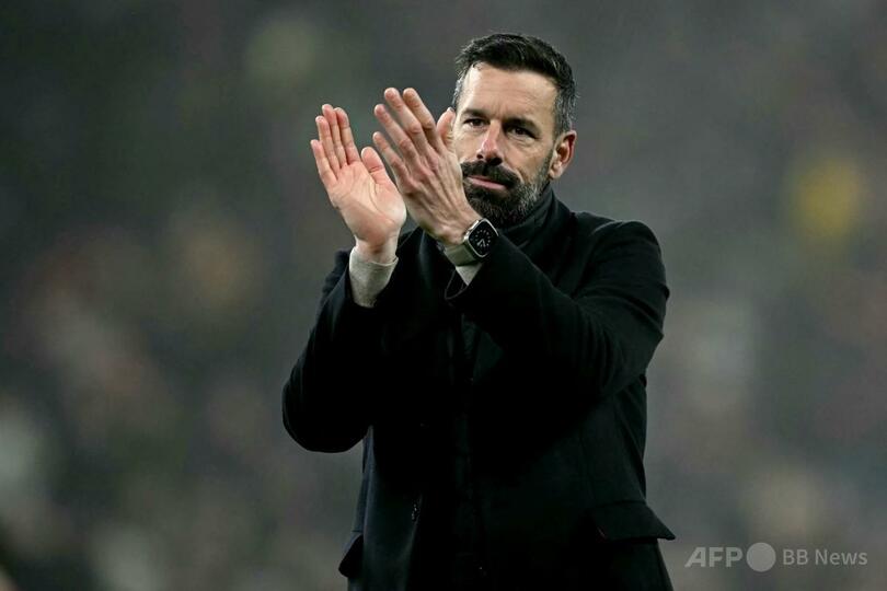 降格のレスター、ファン・ニステルローイ監督が退任