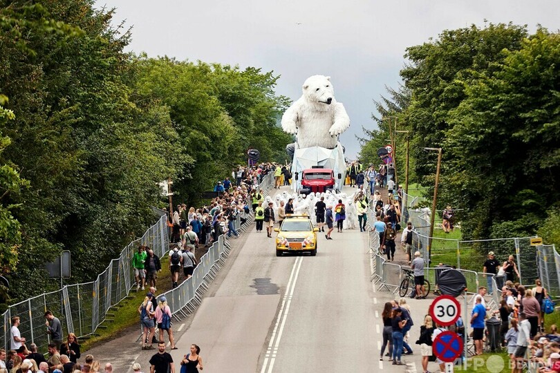 グレタさんの巨大人形も登場 デンマーク音楽フェス