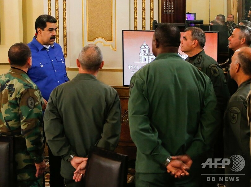 ベネズエラ大統領、クーデター鎮圧を宣言 亡命の意図も否定