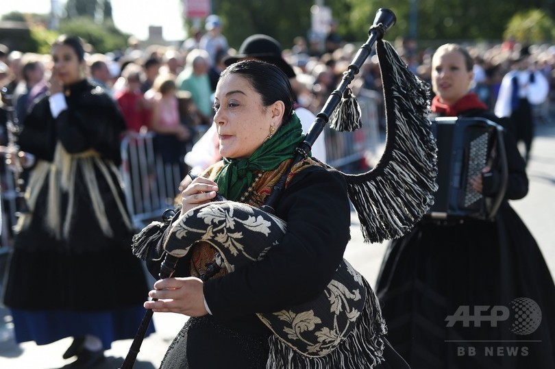 ケルト文化の祭典 10日間で5000人がパフォーマンス披露 仏 写真15枚 国際ニュース Afpbb News