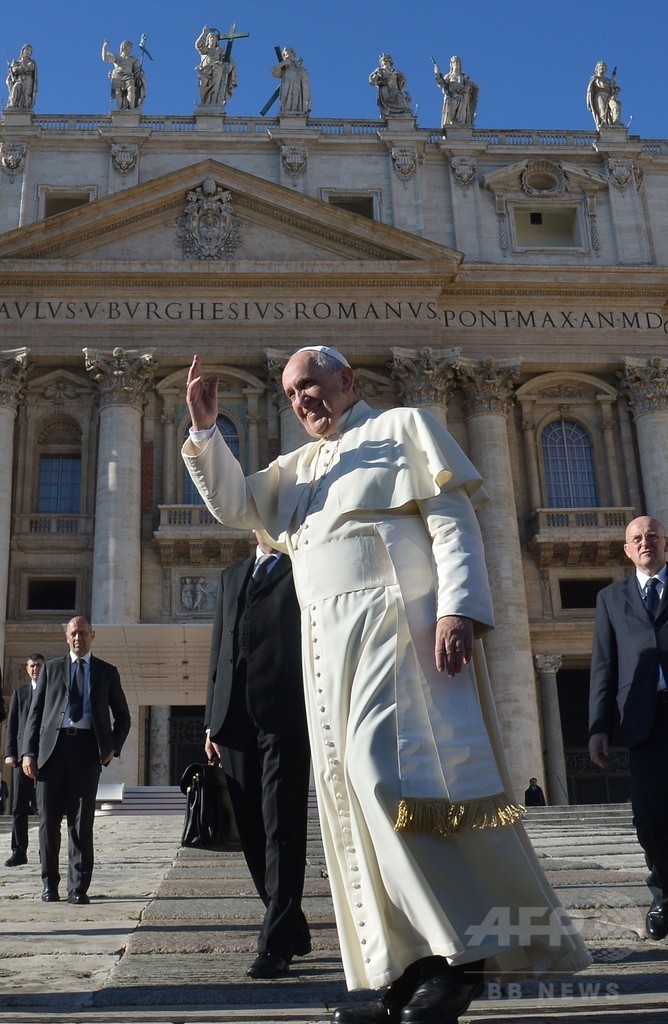 ローマ法王、10年後には今の地位にいないとの見解示す ローマ法王、10年後には今の地位にいないとの見解示す