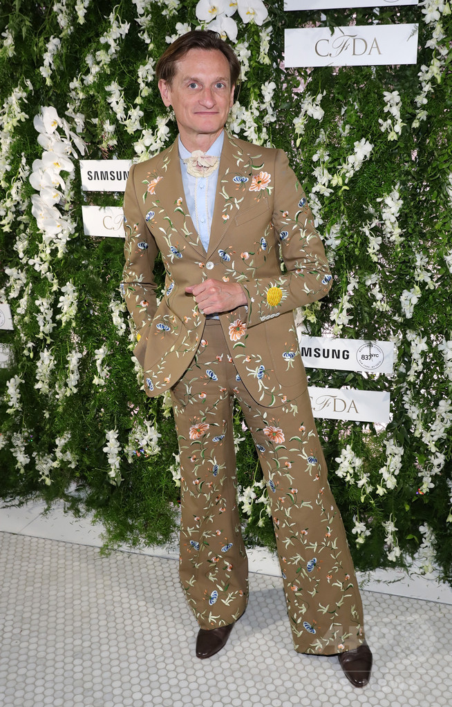 「グッチ」ミケーレCFDAアワード受賞、セレブら祝福