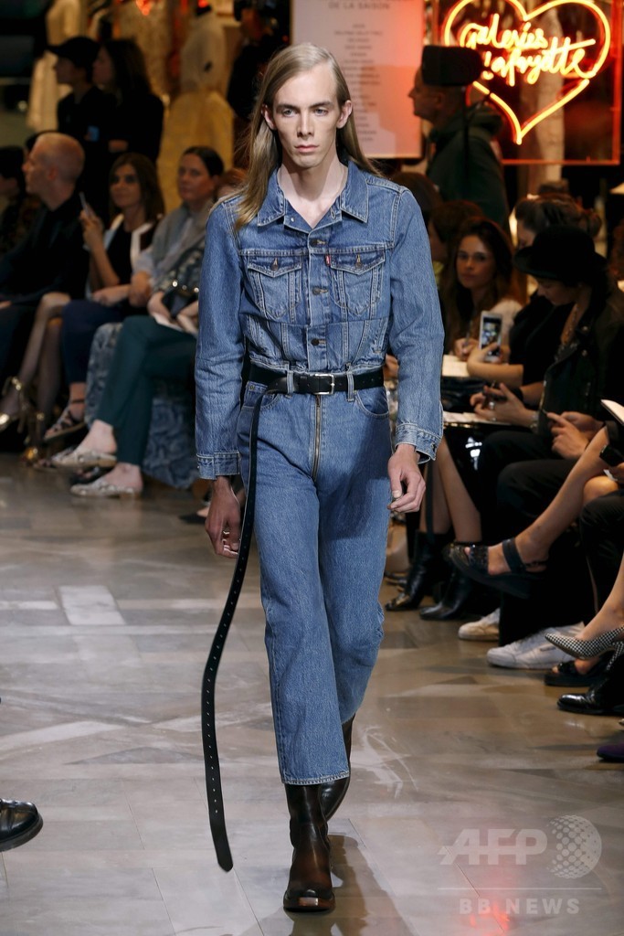 「ヴェトモン」17年春夏コレクション