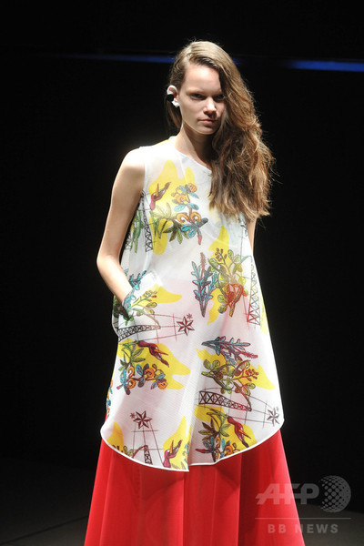 「タロウ ホリウチ」15年春夏新作発表