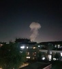 アフガニスタンの首都カブールで発生した大きな爆発により立ち上る煙。アナトリア通信提供（2021年8月3日撮影）。(c)Sayed Khodaiberdi Sadat / ANADOLU AGENCY / Anadolu Agency via AFP
