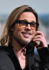 ブラット・ピット（Brad Pitt）主演の新作映画『マネー・ボール（Moneyball）』のジャパンプレミアが9日、都内で開催され、来日中のピットがアンジェリーナ・ジョリー（Angelina Jolie）とともに登場した。同作品は11日から全国ロードショーとなる。写真は、舞台あいさつを行うピット（2011年11月9日撮影）。(c)AFP/KAZUHIRO NOGI