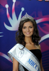 ベラルーシの首都ミンスク（Minsk）で開かれたミス・ベラルーシ（Miss Belarus）決勝大会で、優勝したユリア・スカルコビッチ（Yulia Skalkovich）さん（2012年5月4日撮影）。(c)AFP/VIKTOR DRACHEV