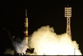 カザフスタンのバイコヌール（Baikonur）宇宙基地から打ち上げられる宇宙船ソユーズ「TMA-10M」（2013年9月26日撮影）。(c)AFP/VASILY MAXIMOV