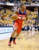 13-14NBAプレーオフ・イースタンカンファレンス準決勝（7回戦制）、インディアナ・ペイサーズ（Indiana Pacers）対ワシントン・ウィザーズ（Washington Wizards）第1戦。ボールをキープするワシントン・ウィザーズのブラッドリー・ビール（Bradley Beal、2014年5月5日撮影）。(c)AFP/Getty Images/Andy Lyons