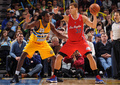 12-13NBAは1日、各地で試合が行われ、ロサンゼルス・クリッパーズ（Los Angeles Clippers）は78-92でデンバー・ナゲッツ（Denver Nuggets）に敗れ、2013年最初の試合で連勝は17で止まった。

デンバー・ナゲッツのケネス・フェリード（Kenneth Faried、左）とマッチアップするロサンゼルス・クリッパーズのブレイク・グリフィン（Blake Griffin、2013年1月1日撮影）。(c)AFP/Getty Images/NBAE/Garrett W. Ellwood