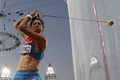 ロンドン五輪、女子ハンマー投げ決勝。試技に臨むロシアのタチアナ・リセンコ（Tatyana Lysenko、2012年8月10日撮影）。(c)AFP/ADRIAN DENNIS