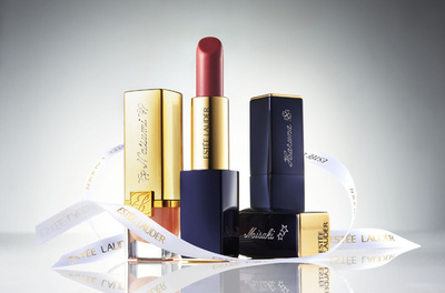 季節限定のモノグラミングも！ 「エスティ ローダー」刻印サービス対象商品を拡充