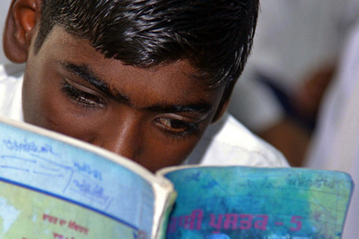 失明や車椅子生活が「運命」、汚染されたインドの村