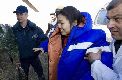 韓国初の宇宙飛行士、帰還時の後遺症で入院