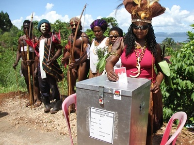 インドネシア大統領選、両陣営が勝利宣言