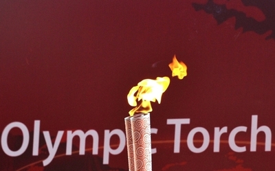 北京五輪の聖火、中国本土に到着