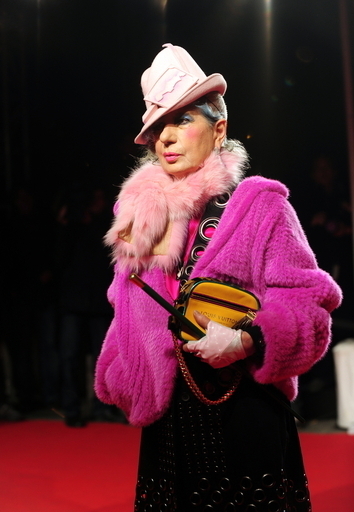 アンナ・ピアッジ死去、デザイナーやスタイリストが追悼コメント