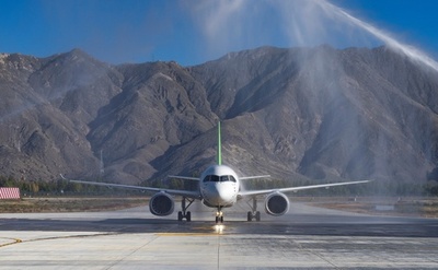 中国国産ジェット旅客機の「C919」と「ARJ21」がチベット・ラサ市で「合流」
