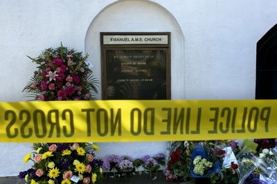 米黒人教会乱射、州上院議員や牧師らが犠牲に