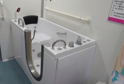 高齢者の入浴支援 中国重慶が多様なサービスを導入、移動入浴車と訪問サービスを展開