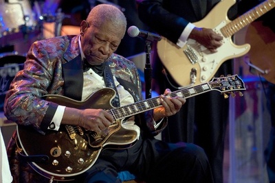 故B・B・キングさん、死因は他殺でなく老衰 検視結果