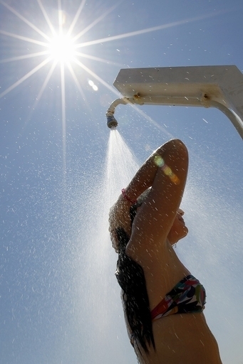 シャワー時にはビートルズの鼻歌で節水を、英国