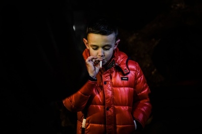 たばこを吸う子どもたち、ポルトガルの公現祭