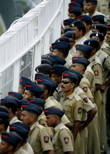 交通事故防止にピラミッドパワー！？インドで半年間実験