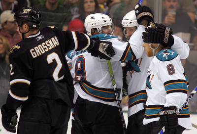 シャークス スターズ下し4連敗を免れる