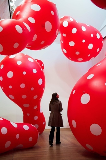 水玉がいっぱい！草間彌生氏の回顧展 ストックホルムで