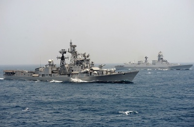 旧ソ連が建造の駆逐艦で爆発 3人死亡 インド