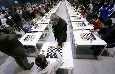 チェス同時対局の世界記録に挑戦、ブルガリア