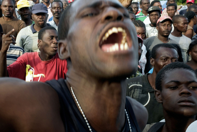 米軍、地震負傷者の航空搬送を停止 受け入れ州の負担大きく