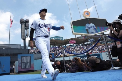 ドジャース本拠地でついにショータイム、はるばる日本から訪れたファンも
