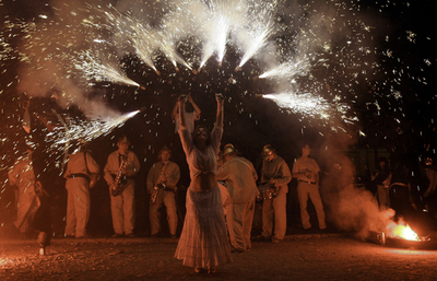 夜明けの花火パフォーマンス、モスクワを魅了