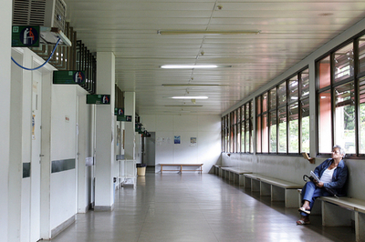 ブラジルの入院女性、生きたまま遺体安置所に 娘が気づく