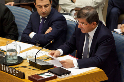 「シリアに国内避難民のキャンプ設置を」、トルコ外相が安保理に要請