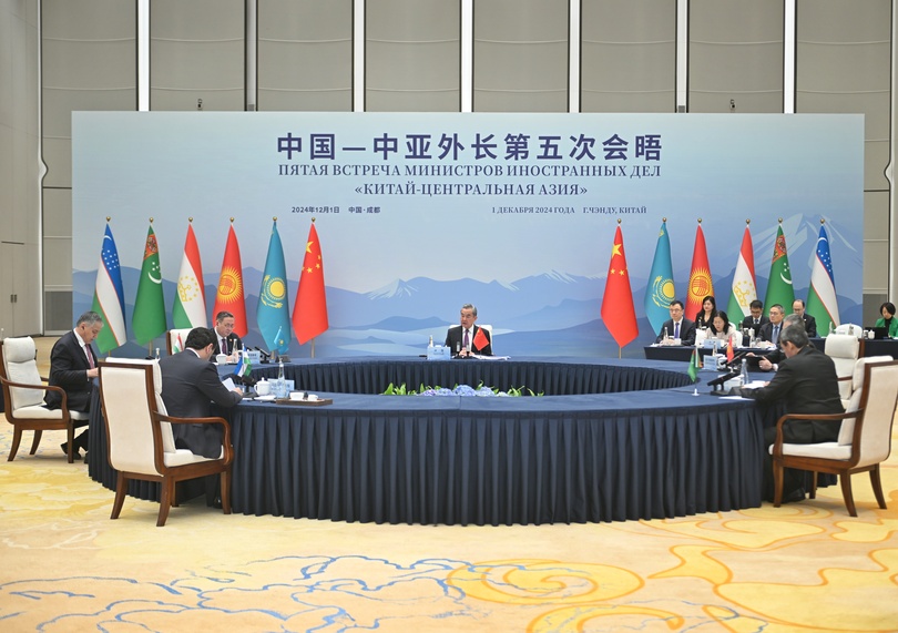 王毅氏、第５回中国・中央アジア外相会合を主宰 成都市