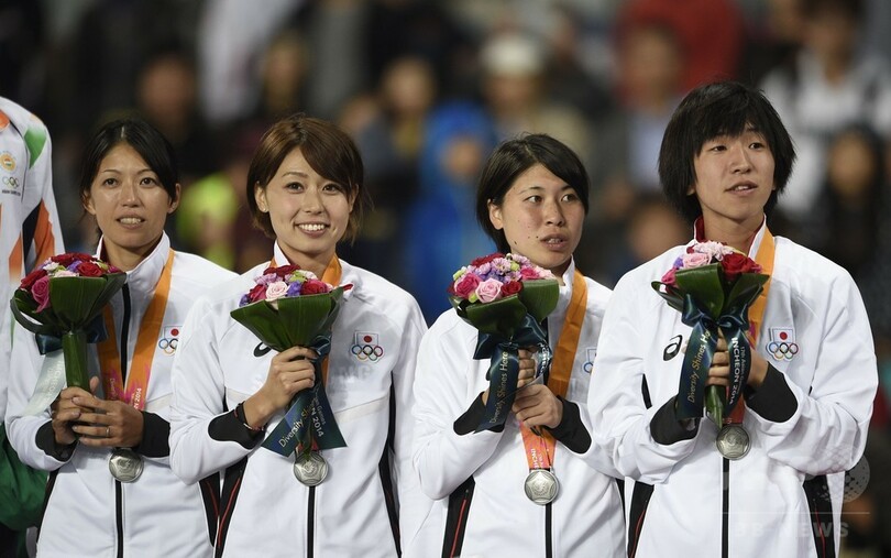 日本 女子4 400メートルリレーで銀メダル アジア大会 写真6枚 国際ニュース Afpbb News